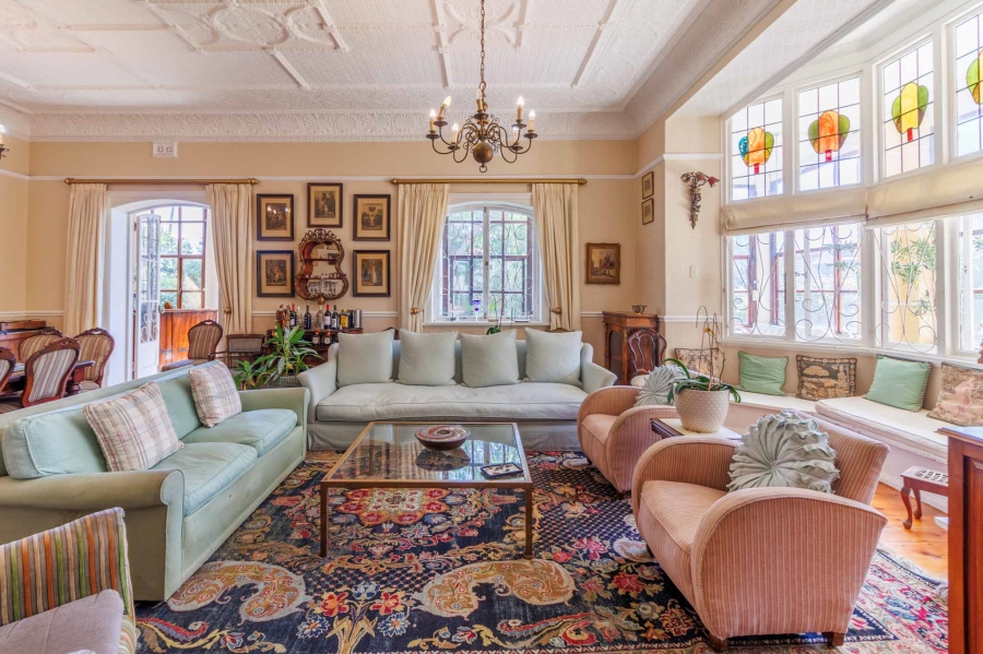 6 Bedroom Property for Sale in Fresnaye Western Cape